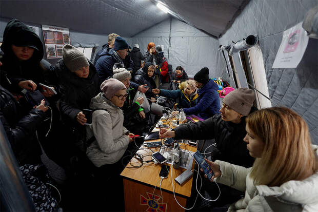 Без электроэнергии, отопления и воды: как сейчас живут в Киеве