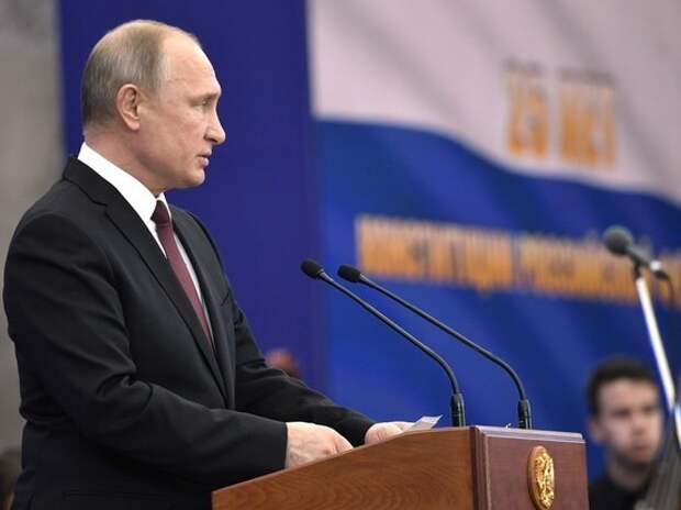 Зюганов и Жириновский потребовали регулярных встреч с Путиным Зюганов и Жириновский потребовали регулярных встреч с Путиным