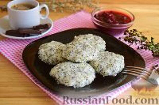 Фото к рецепту: Сырники с маком (в пароварке)