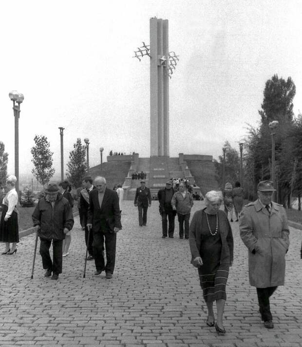 Моменты провинциальной жизни в девяностые 90-е, город, девяностые, история, люди, провинция, ретроспектива, эстетика