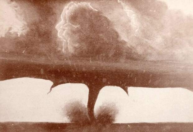 Древнейшее из известных фотографий торнадо , она была сделана 28 августа 1884 года. интересно, история, факты, фото