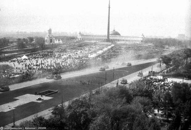 Прогулка по Москве 1995 года Прогулка по Москве 1995 года 90-е, москва, фотографии