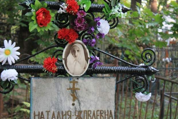 В России обнаружилась могила, исполняющая желания (ФОТО)