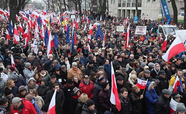 Политика: Неспокойная Польша: митинги продолжаются