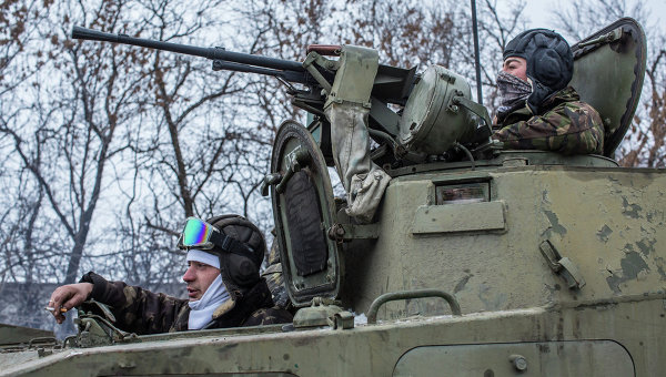 Украинские военнослужащие на дороге между Дебальцево и Артемовском Украинские военнослужащие на дороге между Дебальцево и Артемовском