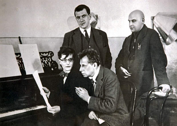 Дмитрий Шостакович, Всеволод Мейерхольд, Владимир Маяковский, Александр Родченко