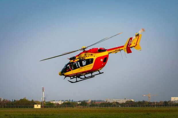 Для спасения четырех охотников в Якутии задействовали вертолет