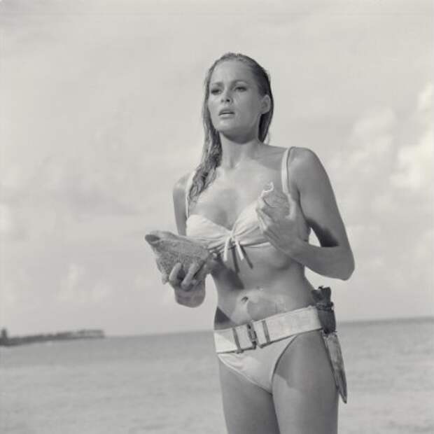 Top 10 Swimsuit Moments