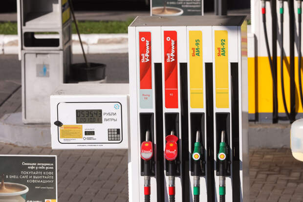 В Росстате сообщили, что цены на бензин в нашей стран в июне выросли, но незначительно