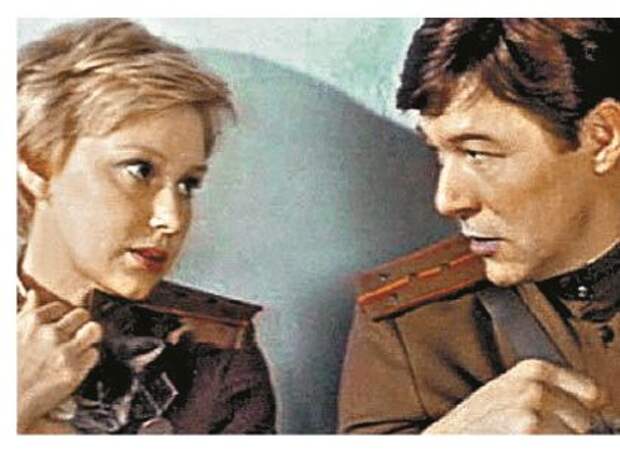 Людмила Савельева и Александр Викторович в фильме «Шел четвертый год войны»  