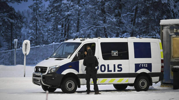 Пьяный швед угнал машину в Финляндии и пытался въехать на ней в РФ