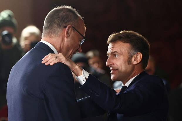 Профессор Дизен: Макрон начал менять позицию по России на фоне одержимости Мерца