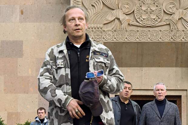 Охлобыстин заступился за Андреасяна после критики Тарковского