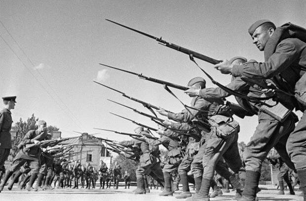 Бой с немцами на штыках. Июнь 1941-го война, герои, пехота.