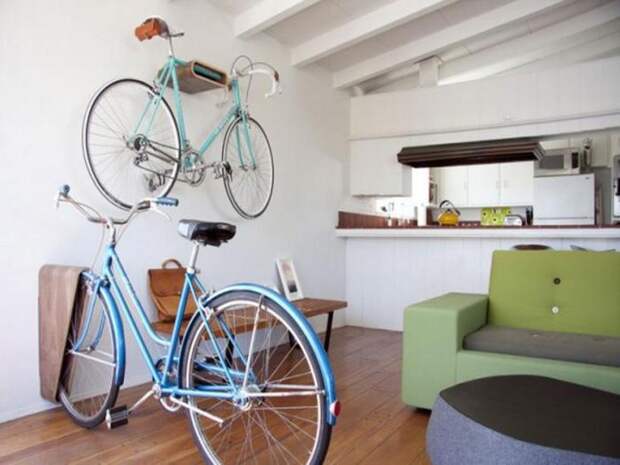 Прекрасный вариант способ нескольких велосипедов в одной комнате.