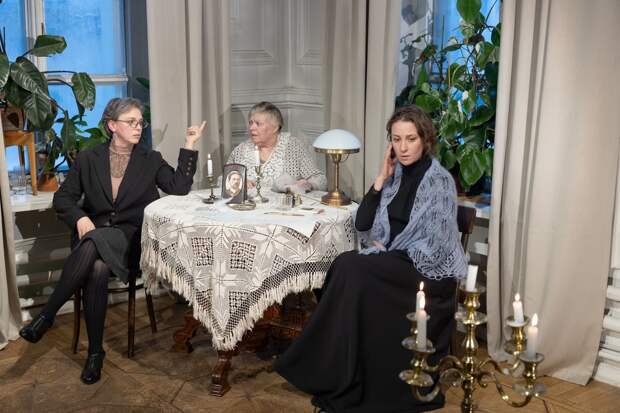 Яблоневый цвет в утренней дымке