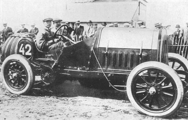 Подборка фотографий автогонок прошлого века (154 фото)