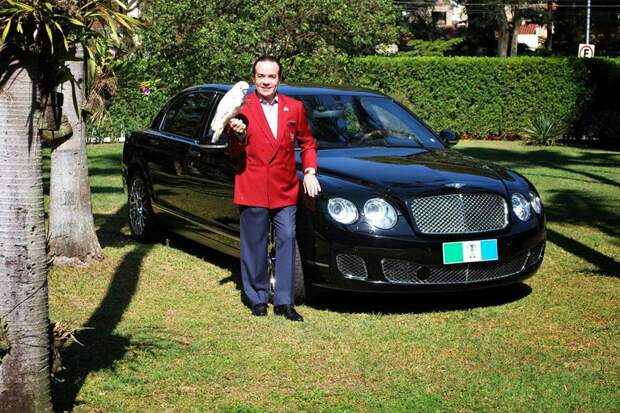 millionaire-sparks-uproar-with-demand-to-be-buried-with-bentley-raise-awareness-organ-donation-1