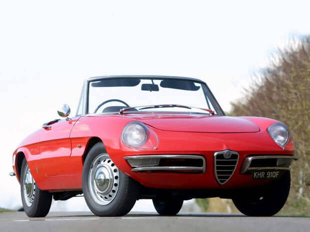 Alfa Romeo Spyder (1966-1969 Alfa Romeo Spider (Duetto, Veloce) Series I) авто, автодизайн, кабриолет, олдтаймер, ретро автомобиль