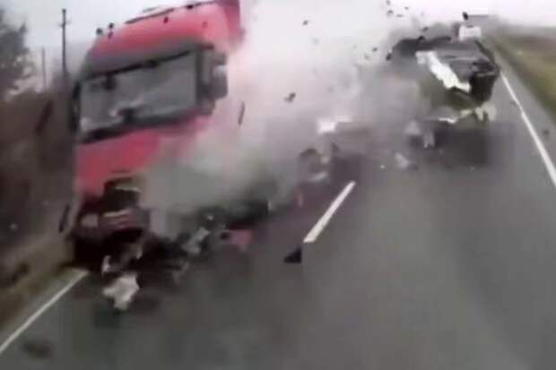 Семь болельщиков ПАОКа погибли в автокатастрофе в Румынии