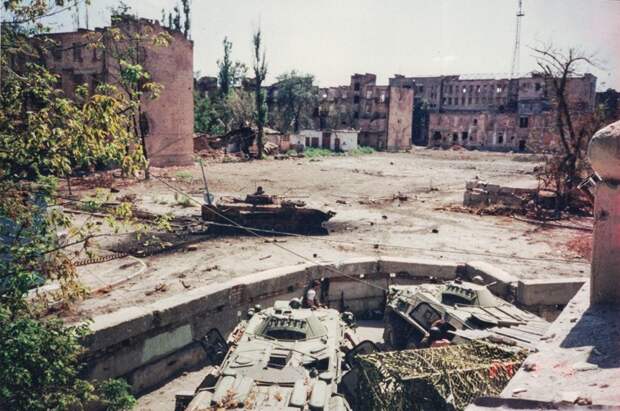 Небольшой отряд группы Альфа, удерживавший здание УФСБ Грозного летом 1996 года, Первая чеченская. история, события, фото