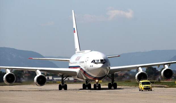 Аэропорт Уфы прокомментировал маневры правительственного самолета