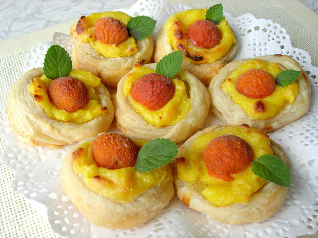 Абрикосовые гнезда с заварным кремом – нежный, вкусный и ароматный десерт к чаю! рецепт, еда, кулинария, выпечка, из абрикосов, видео