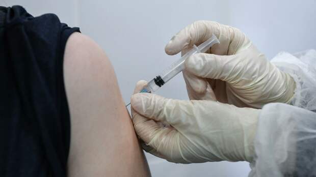 В Туве ввели обязательную вакцинацию для некоторых категорий людей 
