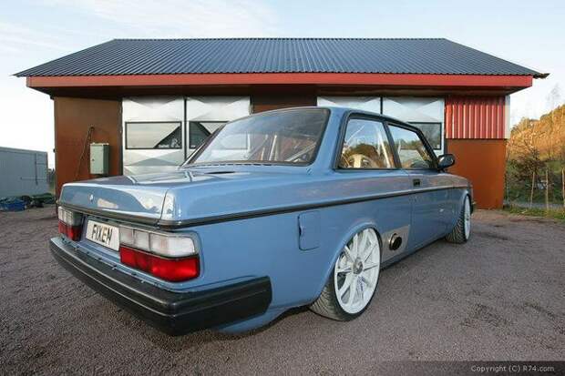 Подборка классических и тюнингованных автомобилей (72 фото)