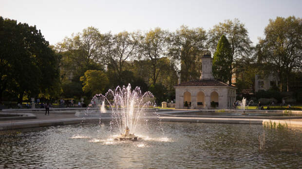 3. Можно бродить по Итальянским садам и сидеть у фонтанов. великобритания, лондон, путешествия
