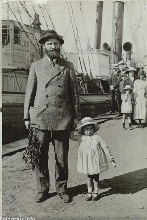 Обратно в Данию.Петер Фрейхен с дочерью Пипалук возвращаются в Данию история, люди, мир, путешествия, фото
