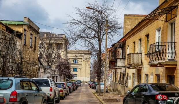 ID: 10632297 Дата съемки: 01.04.2015 Описание: Россия. Севастополь. В районе улицы Ленина. Артем Геодакян/ТАСС