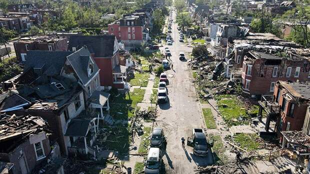 В США не менее 27 человек погибли в результате ураганов и торнадо