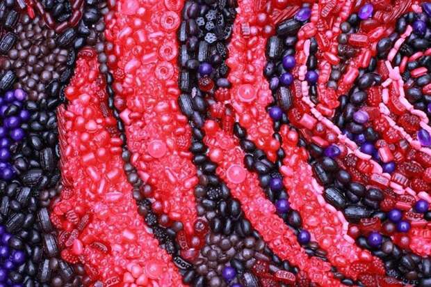 Художник создаёт из маленьких кусочков пластика настоящие шедевры Художник создаёт из маленьких кусочков пластика настоящие шедевры искусство, красота, мозаика