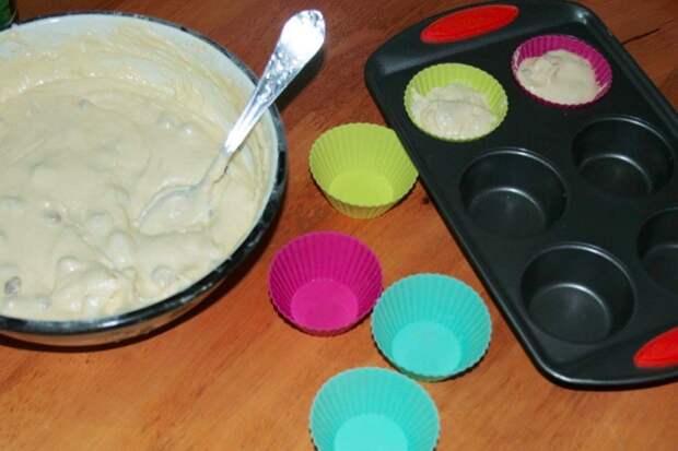 Фото к рецепту: Творожные кексы с изюмом