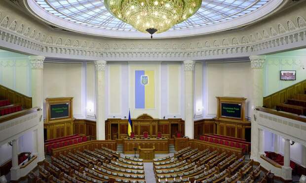 Политический перелом в Киеве – три силы борются за власть. Саботаж в Раде грозит сменой правительства