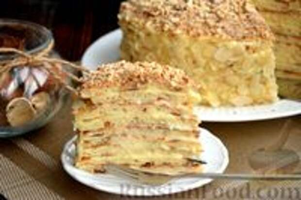 Фото приготовления рецепта: Творожный торт с заварным кремом (на сковороде) - шаг №24
