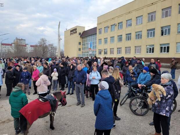 Школа vs. парк в Саратове