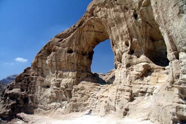 Арка Шиптона Китай. Создано самой природой. Невероятные природные арки. Фото с сайта NewPix.ru
