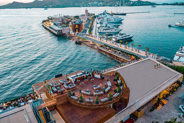 Novikov Helipad Lounge