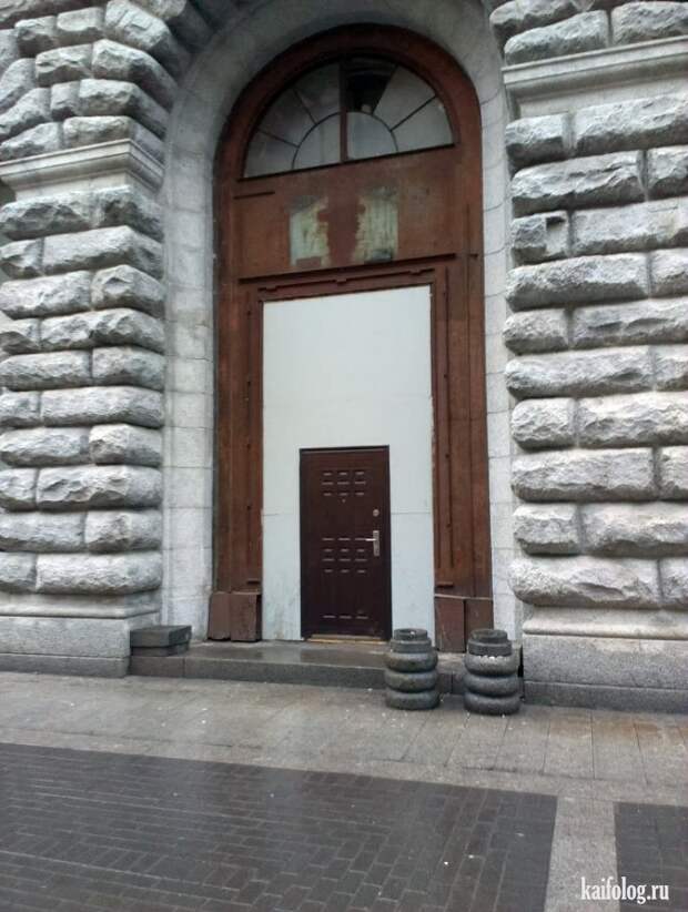 Прикольные двери (60 фото)