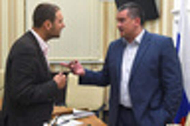 Сергей Аксенов на заседании совета министров Крыма по обсуждению уголовного дела, расследуемого УФСБ по Крыму против министра промышленной политики Республики Крым Андрея Скрынника