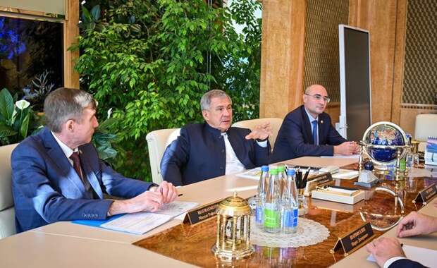 Президент Татарстана обсудил с первым замглавы Центробанка проведение спартакиады "Единство-2022" в Казани