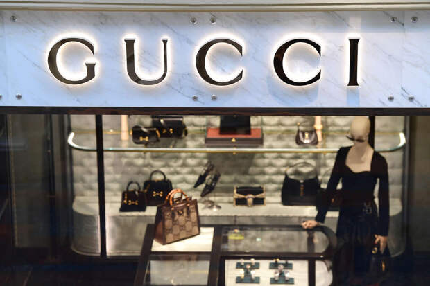 Россиянку, собиравшуюся взять сумку Gucci, выгнали из бутика бренда в Стамбуле