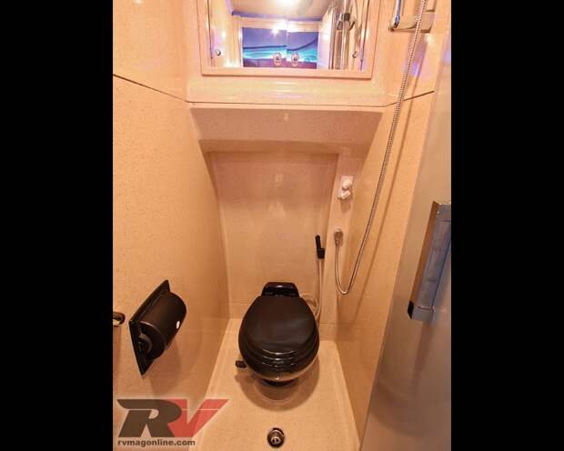 Ford F-750 Dunkel Luxury Hauler 4х4 f-750, ford, автодом, кемпинг, пикап, самый большой автомо, тюнинг