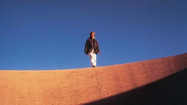 desert breath viewer standing on the rim
