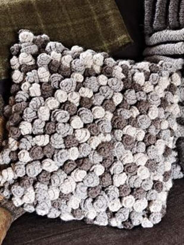 Crochet Swirl Cushion~ free crochet pattern: 