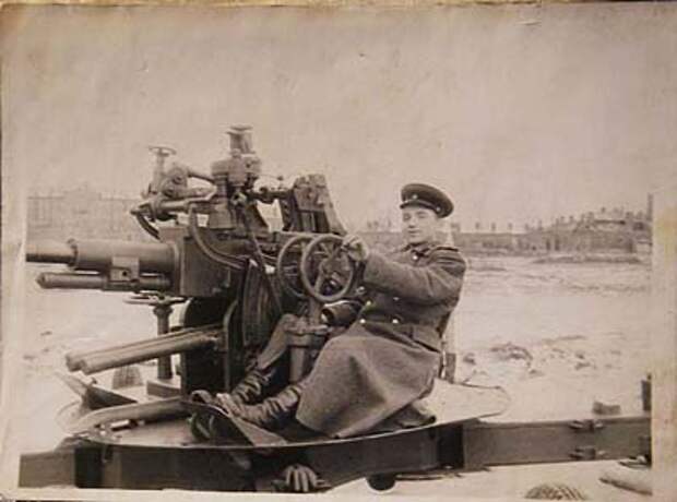 Освоив трофейные автомобили, Павел Тюрин взялся за зенитные орудия Освоив трофейные автомобили, Павел Тюрин взялся за зенитные орудия