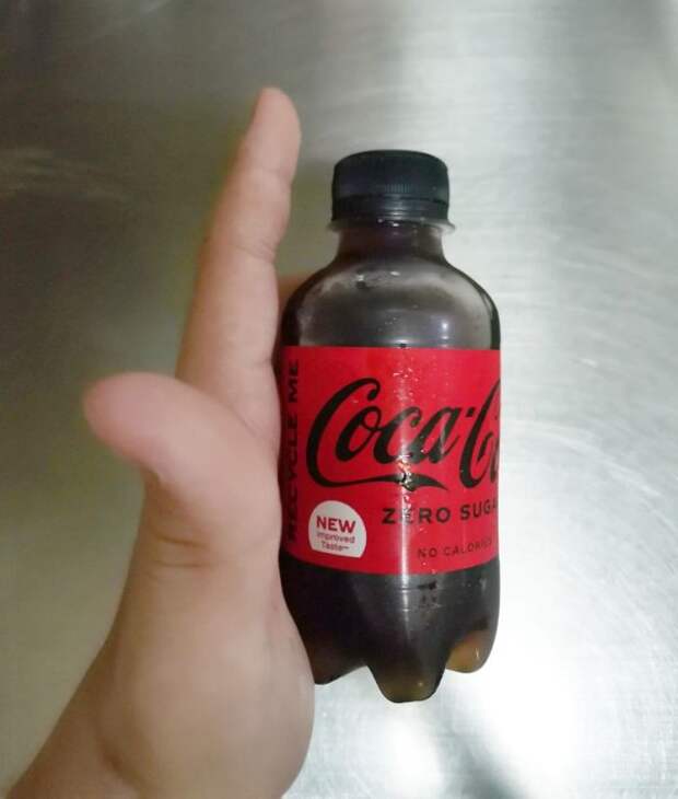 Эта миниатюрная бутылка кока-колы продается только на Филиппинах