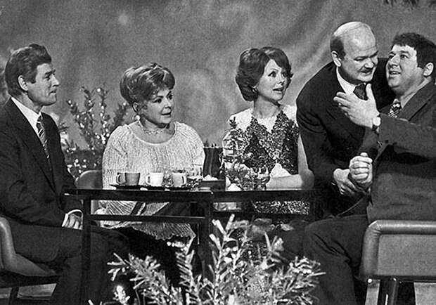Станислав Микульский, Пани Моника, пани Катарина, пан Вотруба, пан спортсмен. 1976 год. Фото Валентина Мастюкова Станислав Микульский, Пани Моника, пани Катарина, пан Вотруба, пан спортсмен. 1976 год. Фото Валентина Мастюкова